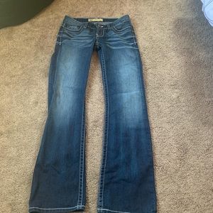 Cute low rises pants !
